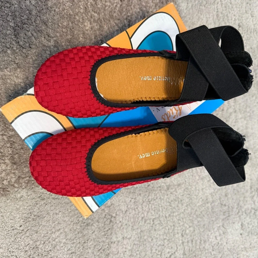 Bernie Mev Kids Red Woven Ballet Flats Black Elastic Ankle Strap Back Zip Kids 1